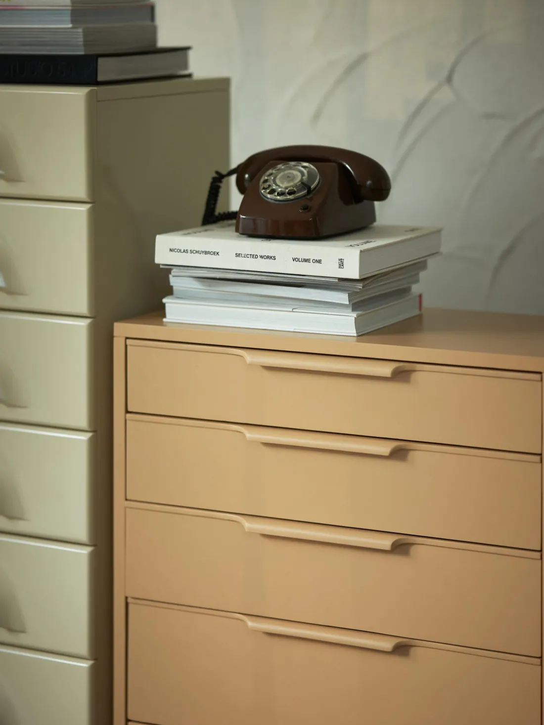 Cómoda de madera Sungkai Space Age