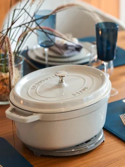 Cocotte ovalada de hierro fundido Signature Collection