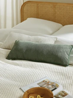 Cojín alargado de pana Kylen