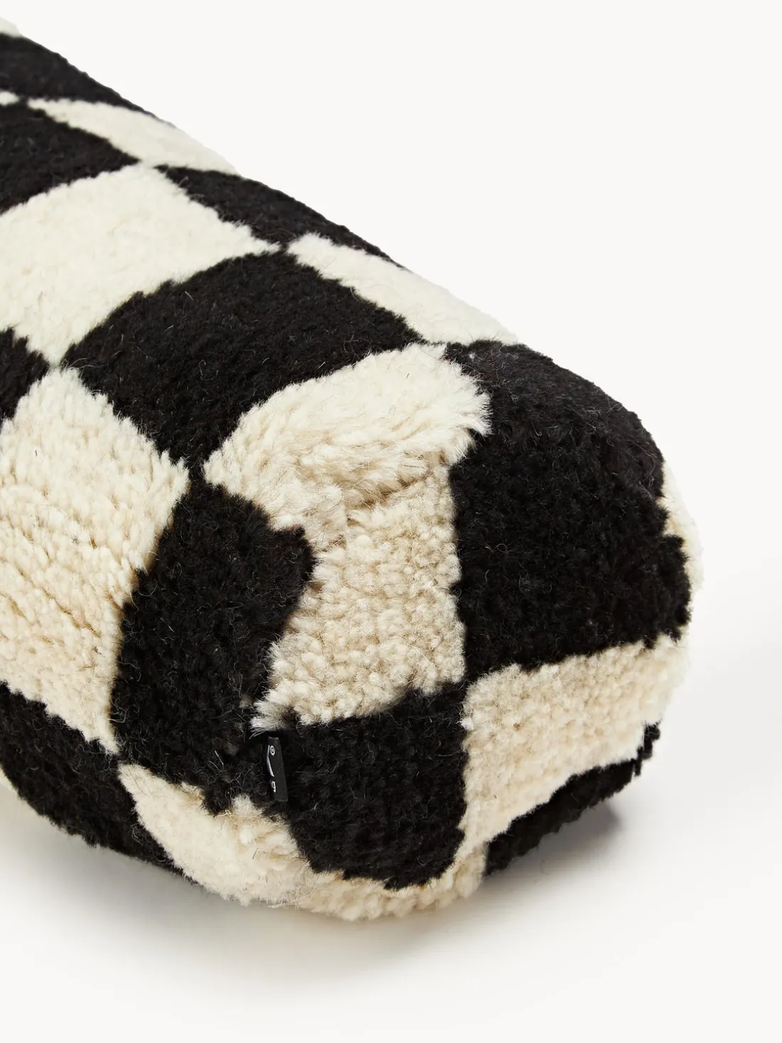 Cojín artesanal de lana Statement