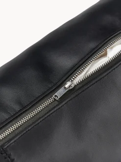 Cojín cervical artesanal de cuero