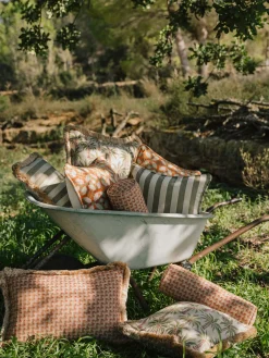 Cojín reversible artesanal para exterior Jackie