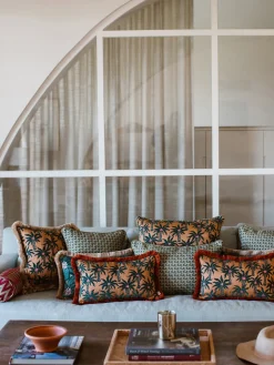 Cojín reversible artesanal para exterior Janis & Michelle