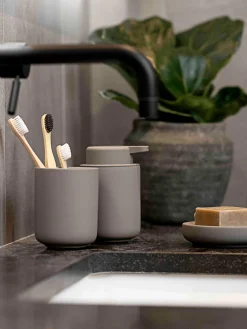 Dosificador de jabón con superficie suave al tacto Ume