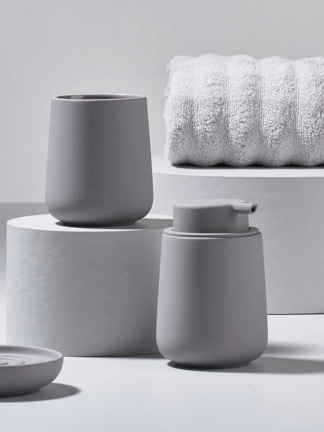 Dosificador de jabón de porcelana Nova One