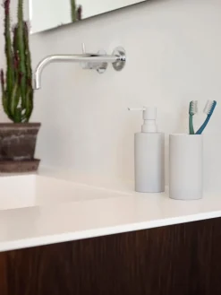 Dosificador de jabón de porcelana Solo