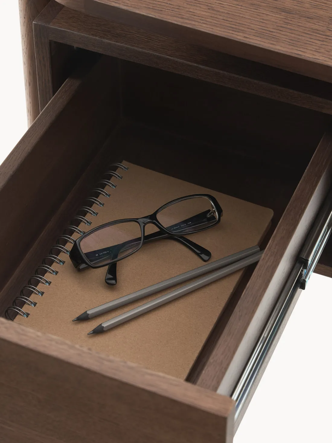 Escritorio de madera con cajones Libby