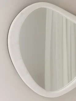 Espejo de pared con marco de mármol Meringue