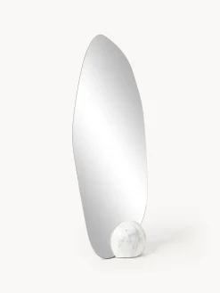 Espejo de pie con base en look mármol Bonita