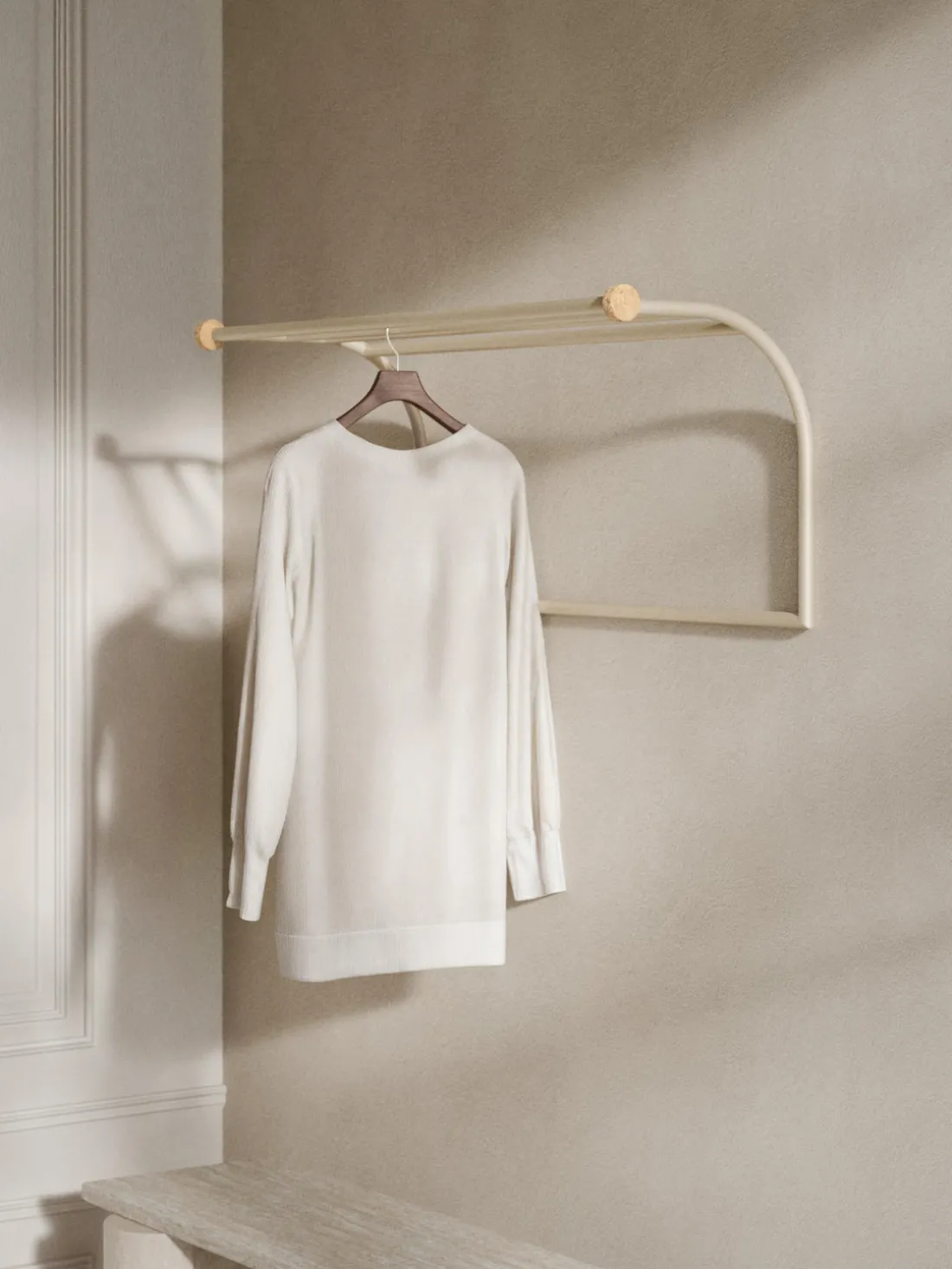 Estante de pared con gancho de travertino Disa