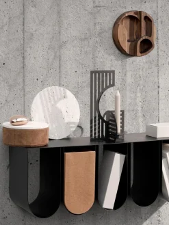 Estante de pared de metal Curved