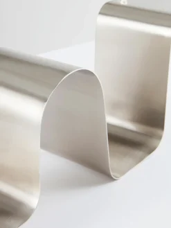 Estante de pared de metal Caterpillar