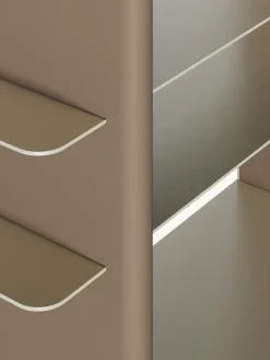 Estantería con elementos de metal Rami