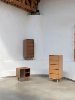 Estantería de madera de fresno Rise