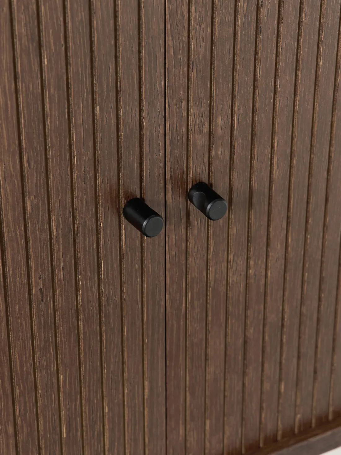 Estantería grande con frente acanalado Calary