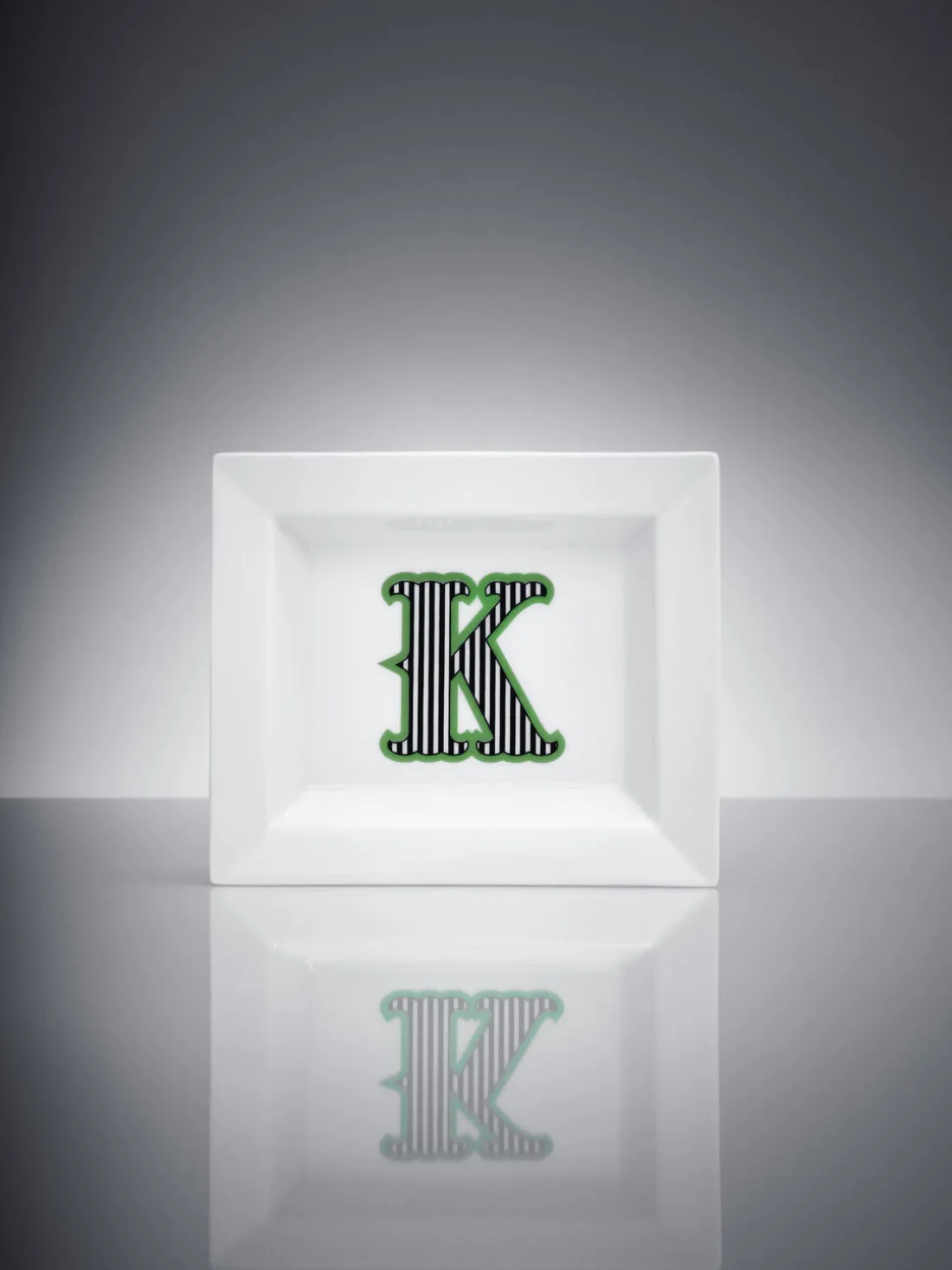 Fuente decorativa artesanal Westwing Collection | MEISSEN Initials