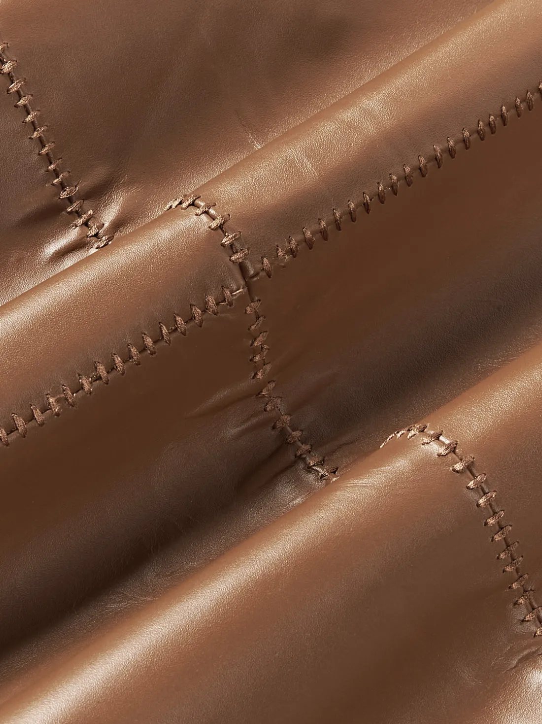 Funda de almohada artesanal de cuero Raven