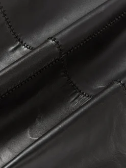 Funda de almohada artesanal de cuero Raven