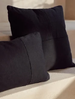 Funda de cojín artesanal de algodón con costuras decorativas Terre