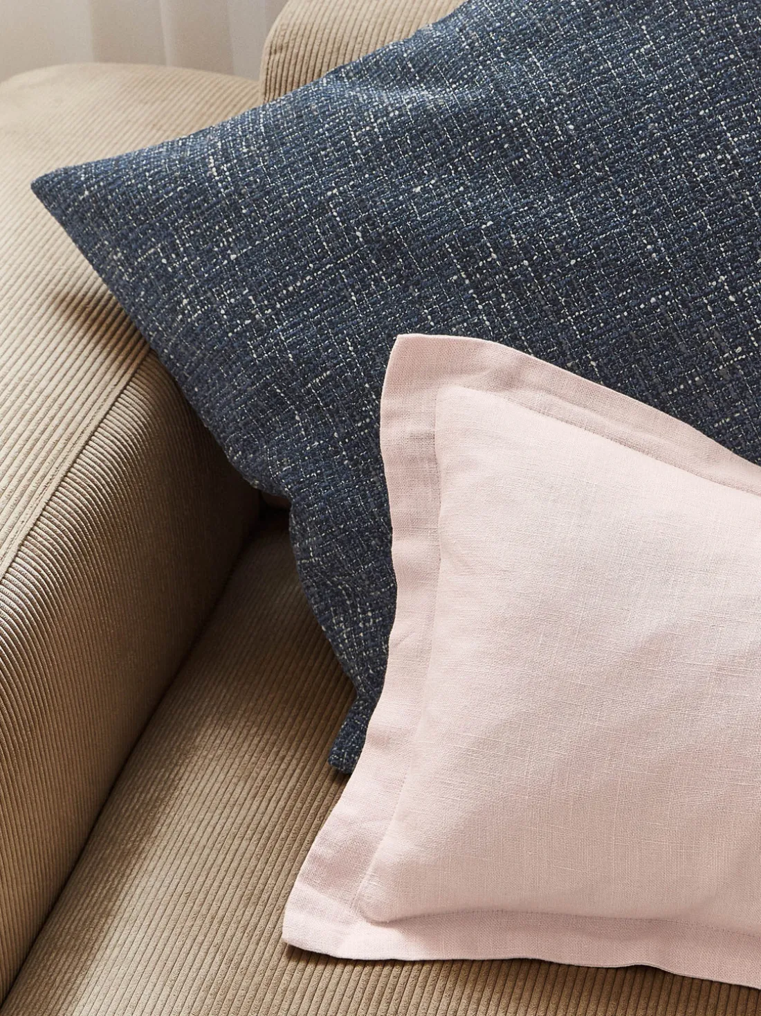 Funda de cojín de lino con dobladillo elevado Taryn