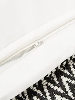 Funda de cojín para exterior con tejido artesanal y flecos Suria