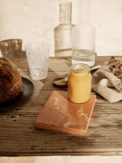 Jarra de agua soplada con relieves Ripple, 1 L