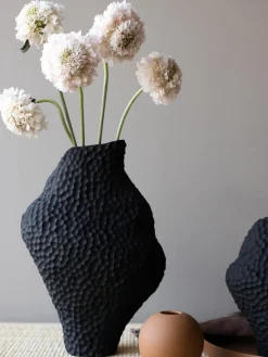 Jarrón de diseño con forma orgánica Isla, Al 32 cm