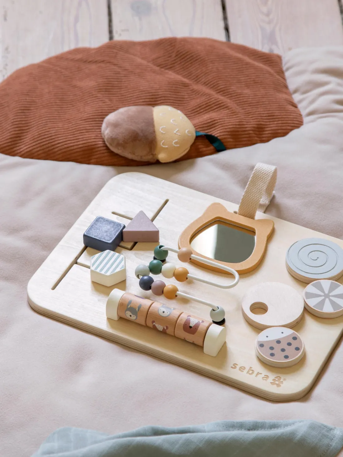 Juguete de actividades de madera de haya Woodland