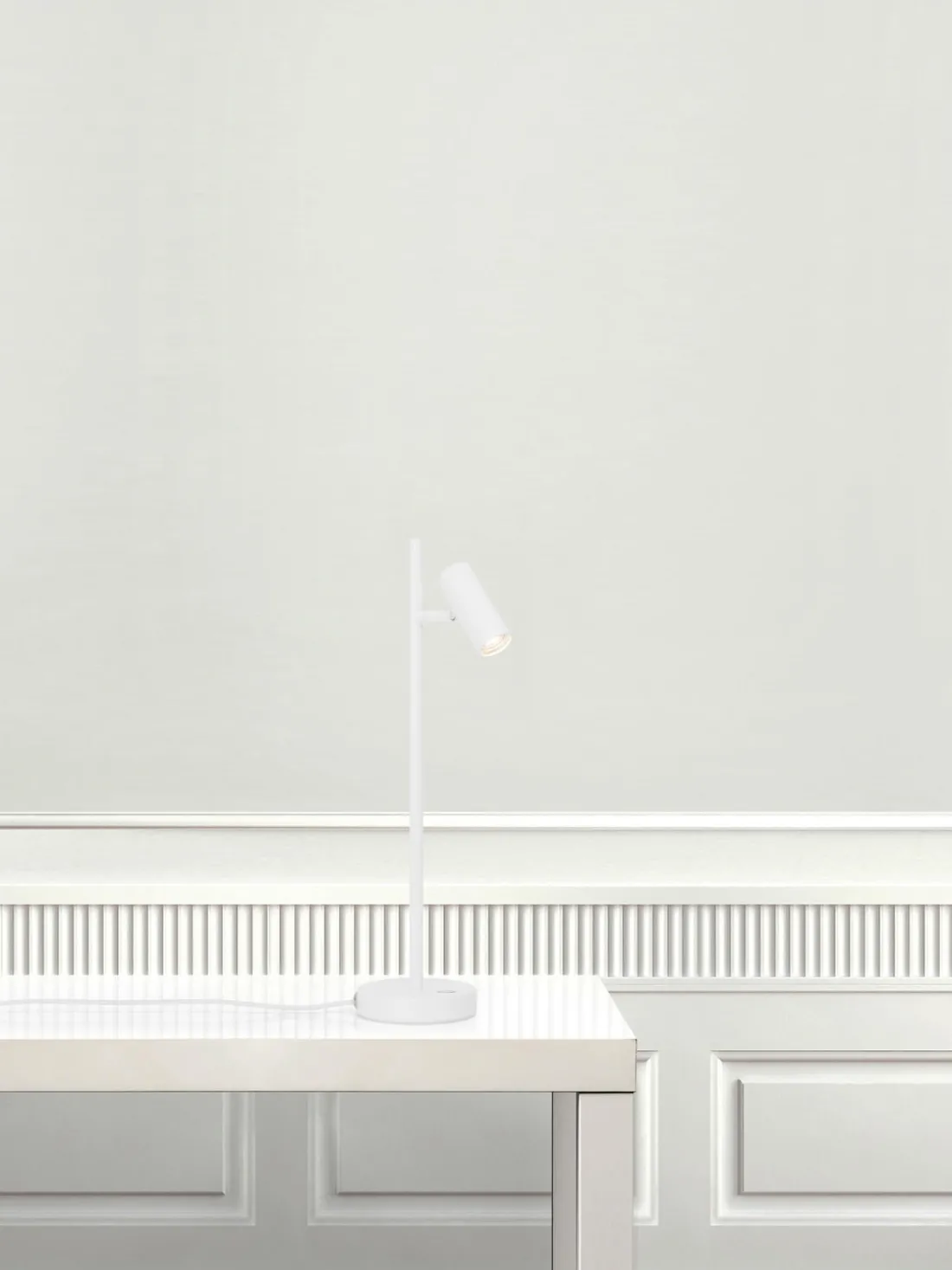 Lámpara de escritorio LED regulable Omari