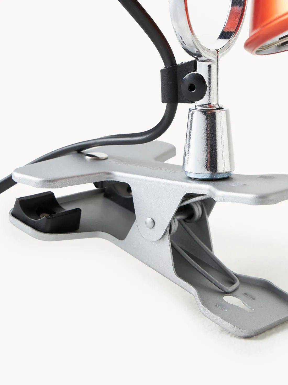 Lámpara de escritorio pequeña con pinza Tolomeo Micro Pinza