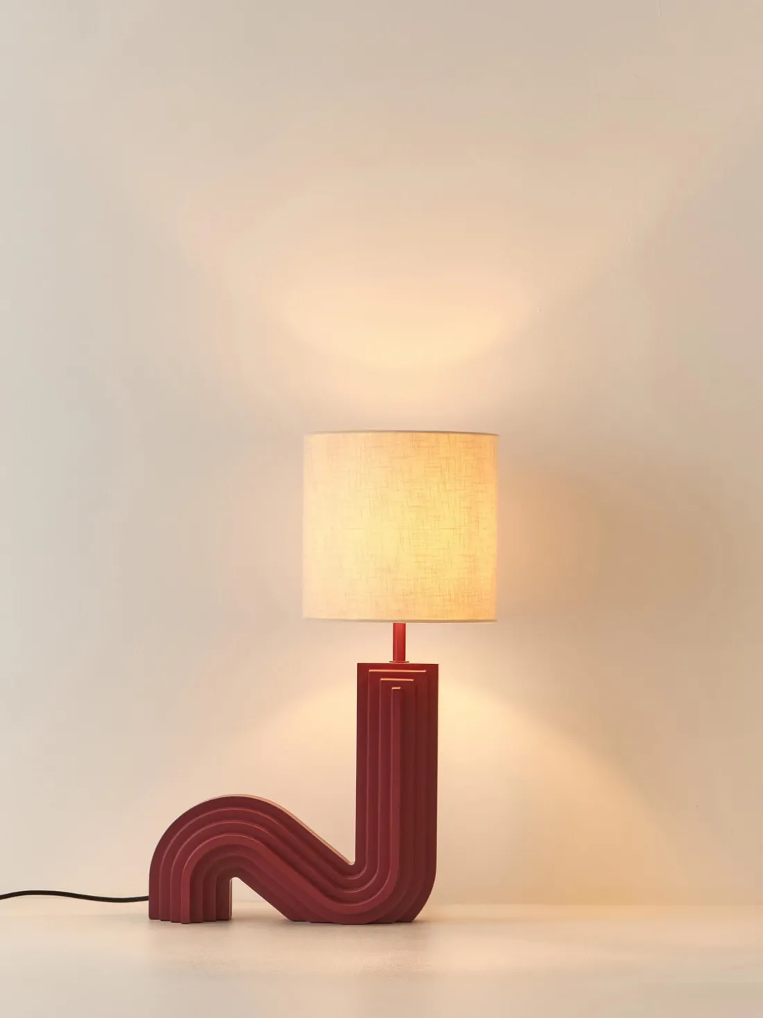 Lámpara de mesa de diseño Luomo