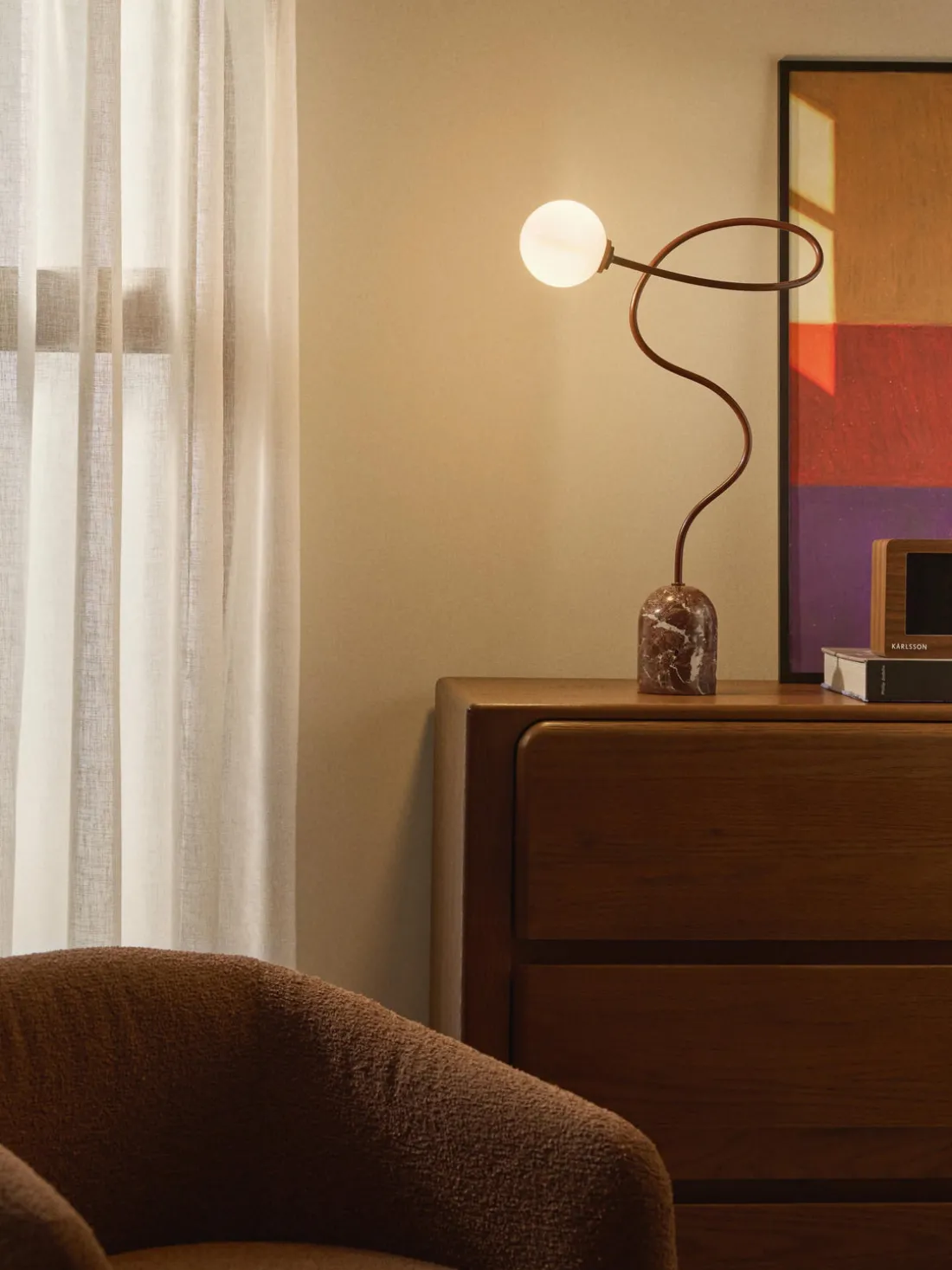 Lámpara de mesa de mármol Alina