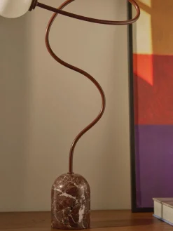 Lámpara de mesa de mármol Alina