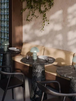 Lámpara de mesa LED pequeña regulable Walter, portátil