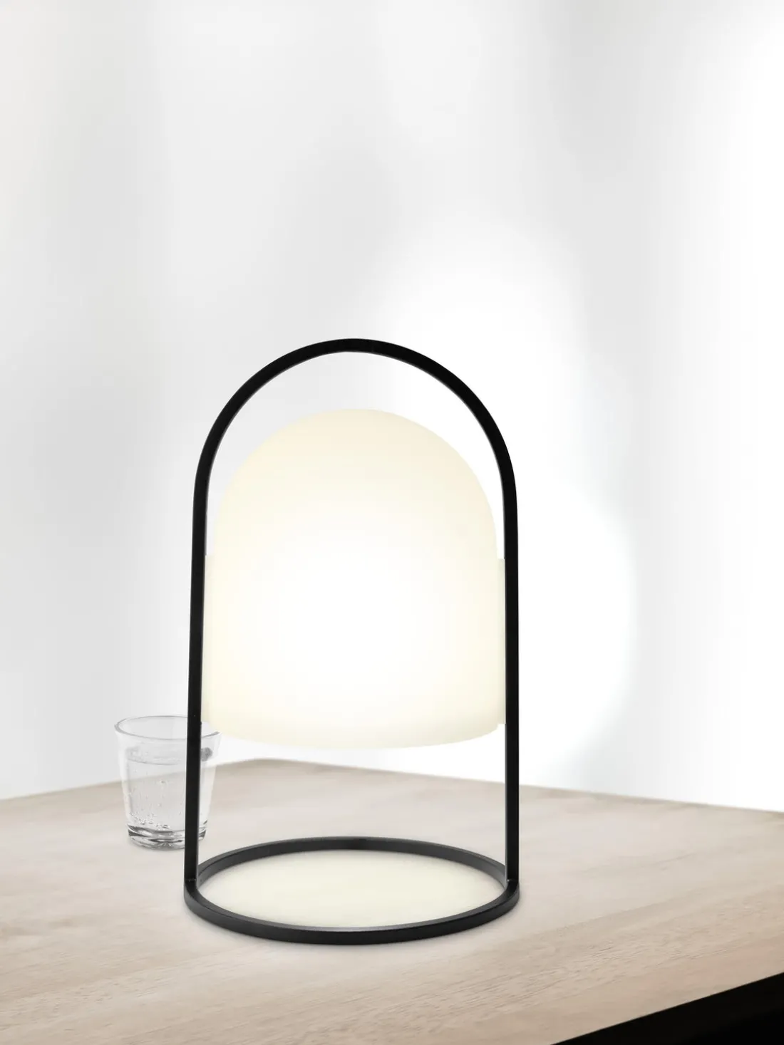 Lámpara de mesa LED pequeña regulable SunLight, portátil