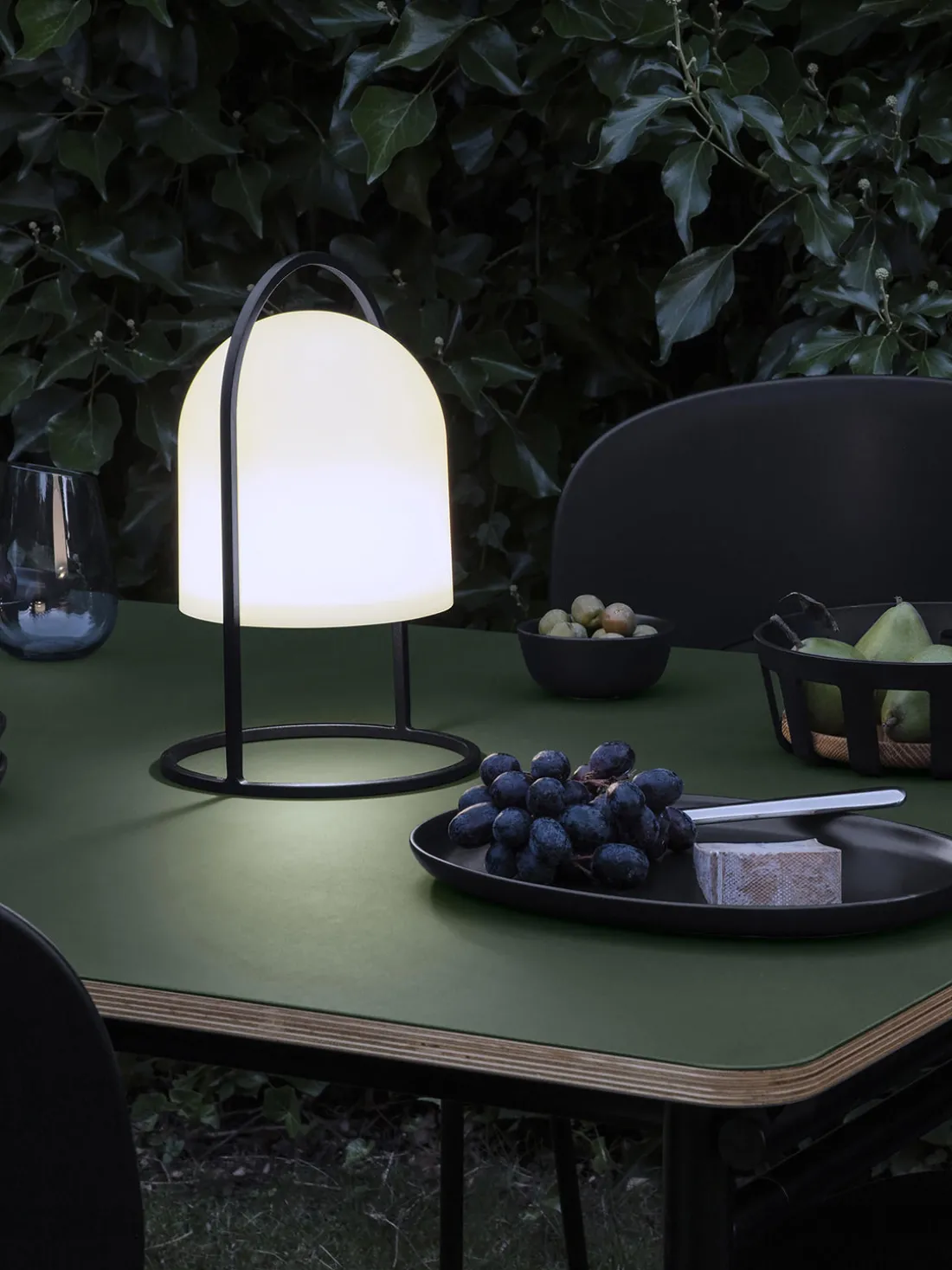 Lámpara de mesa LED pequeña regulable SunLight, portátil