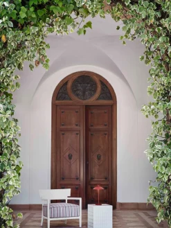 Lámpara de mesa LED regulable Mini Geen-a, portátil