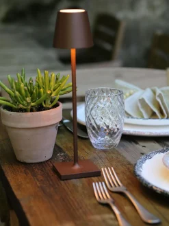 Lámpara de mesa LED regulable Poldina, portátil