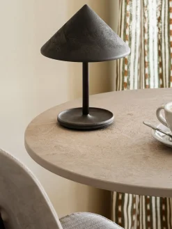 Lámpara de mesa LED regulable Terra, portátil