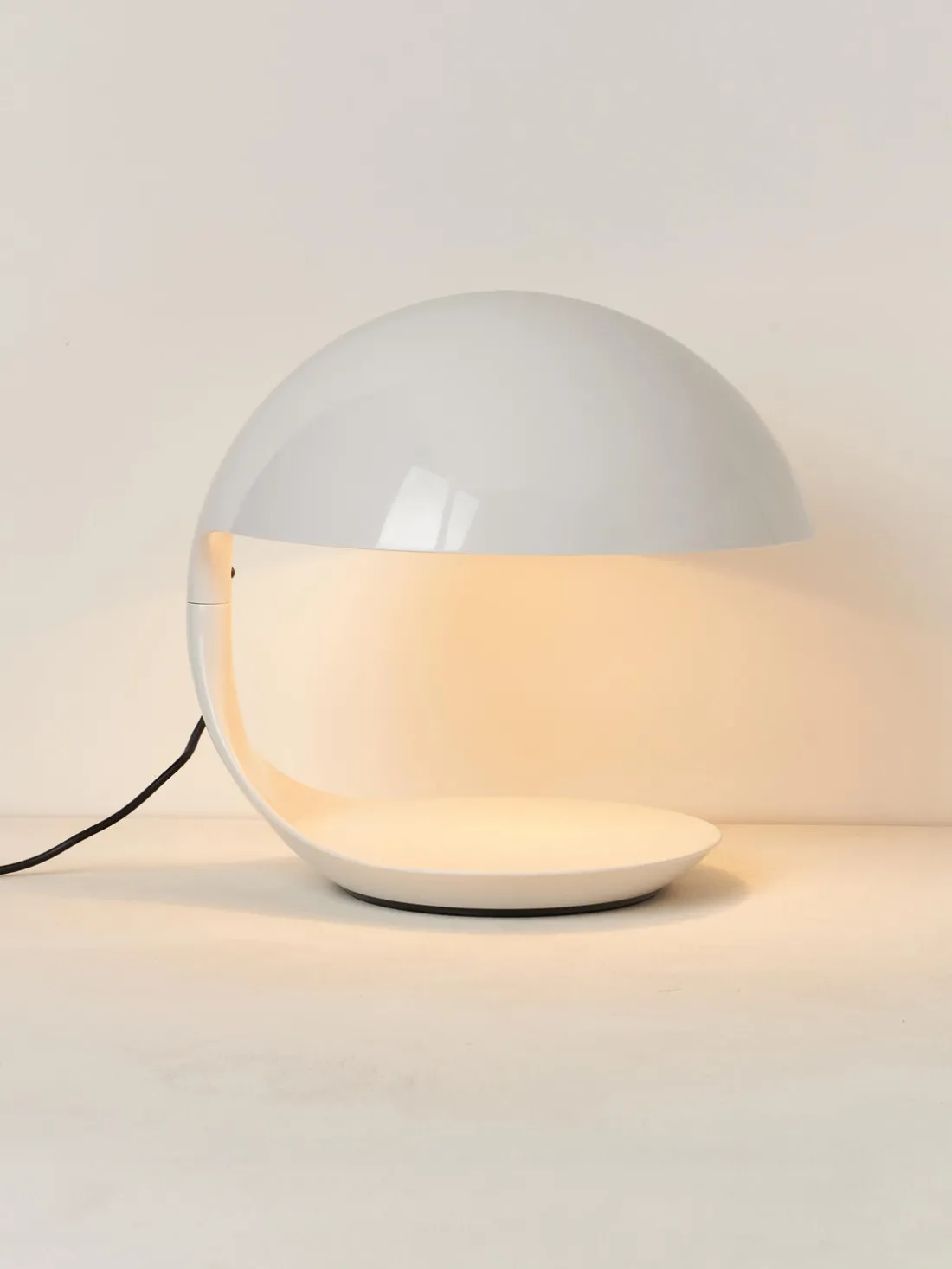 Lámpara de mesa orientable Cobra