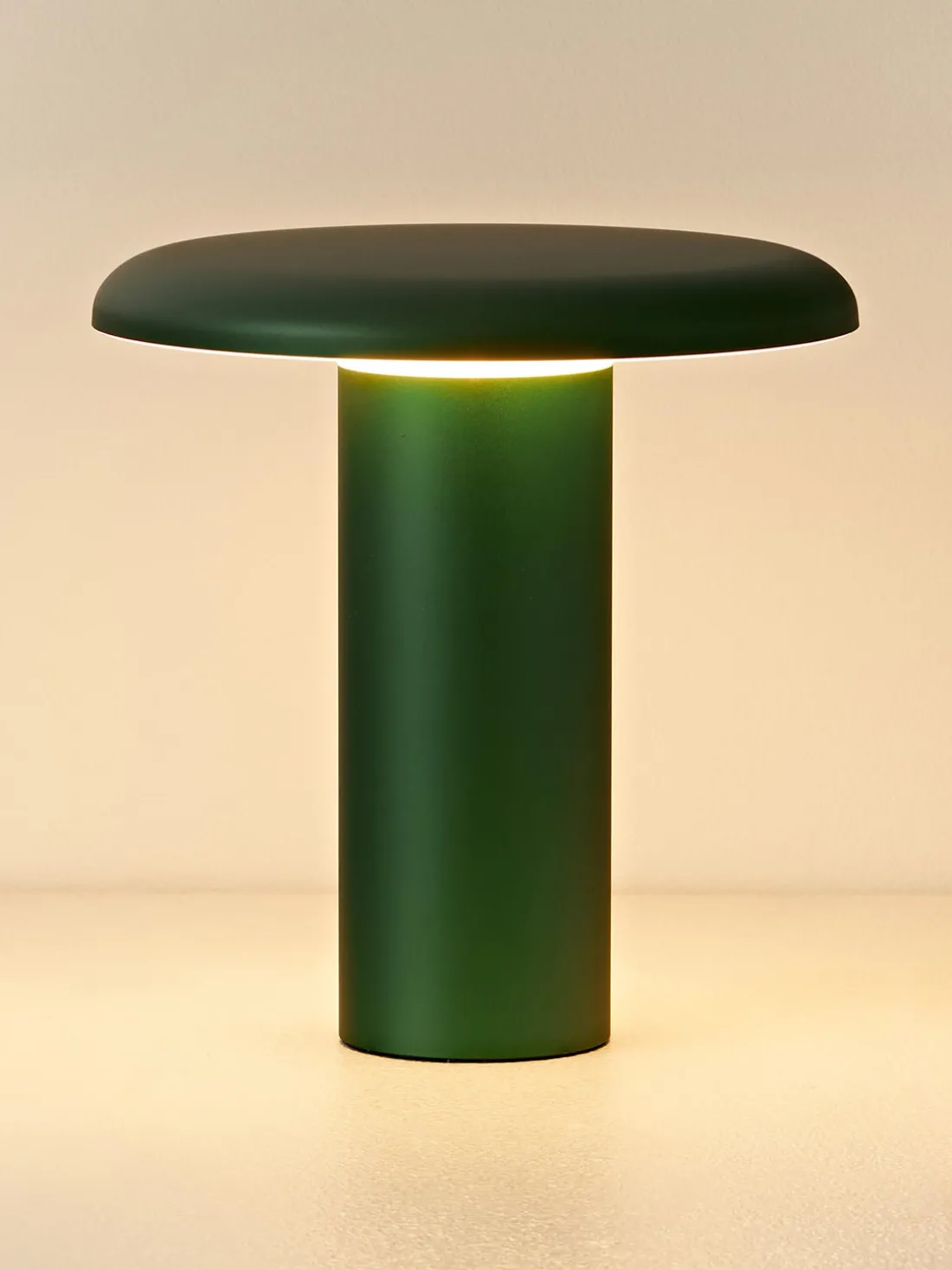 Lámpara de mesa pequeña LED regulable Takku, portátil