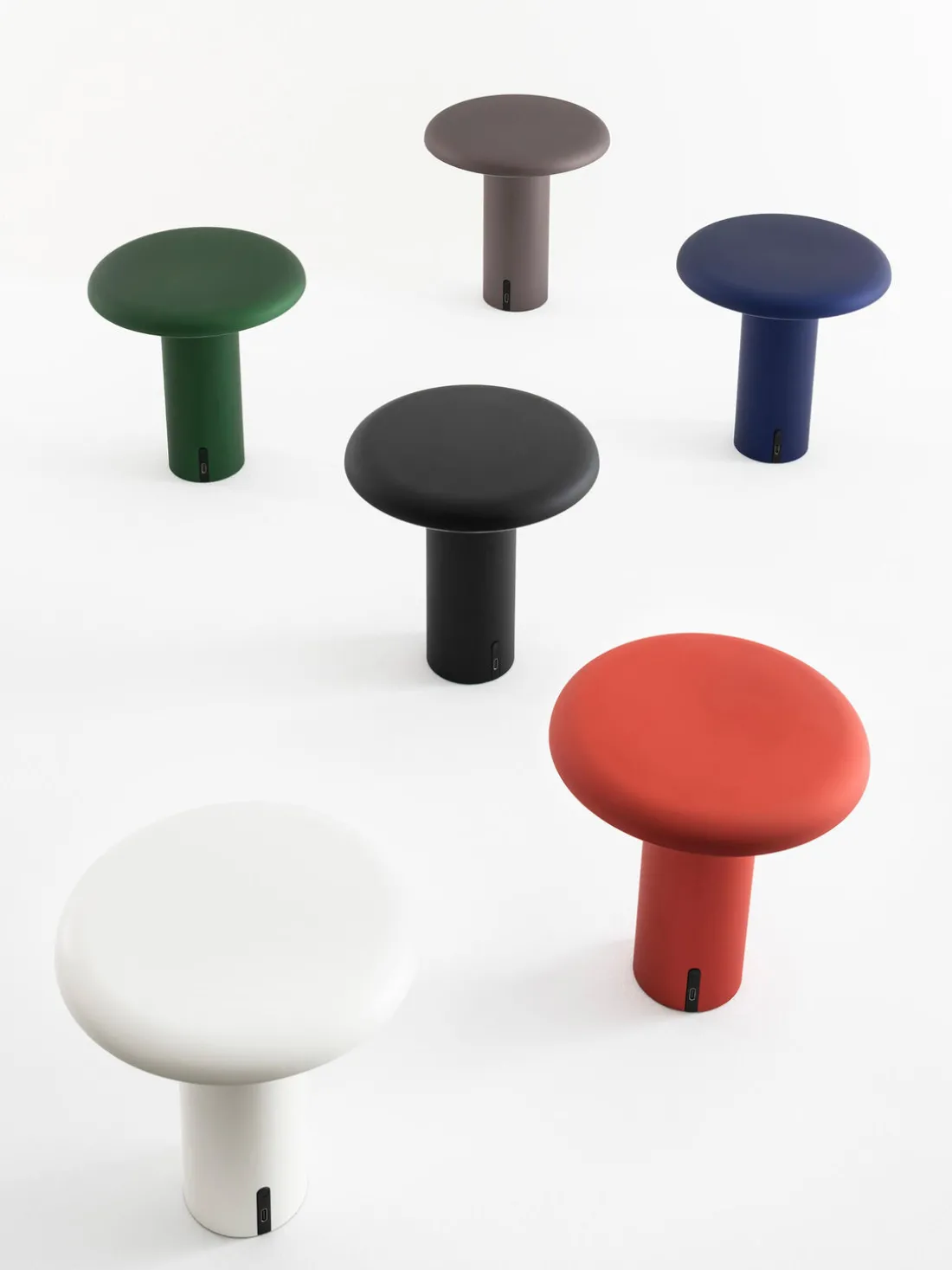 Lámpara de mesa pequeña LED regulable Takku, portátil