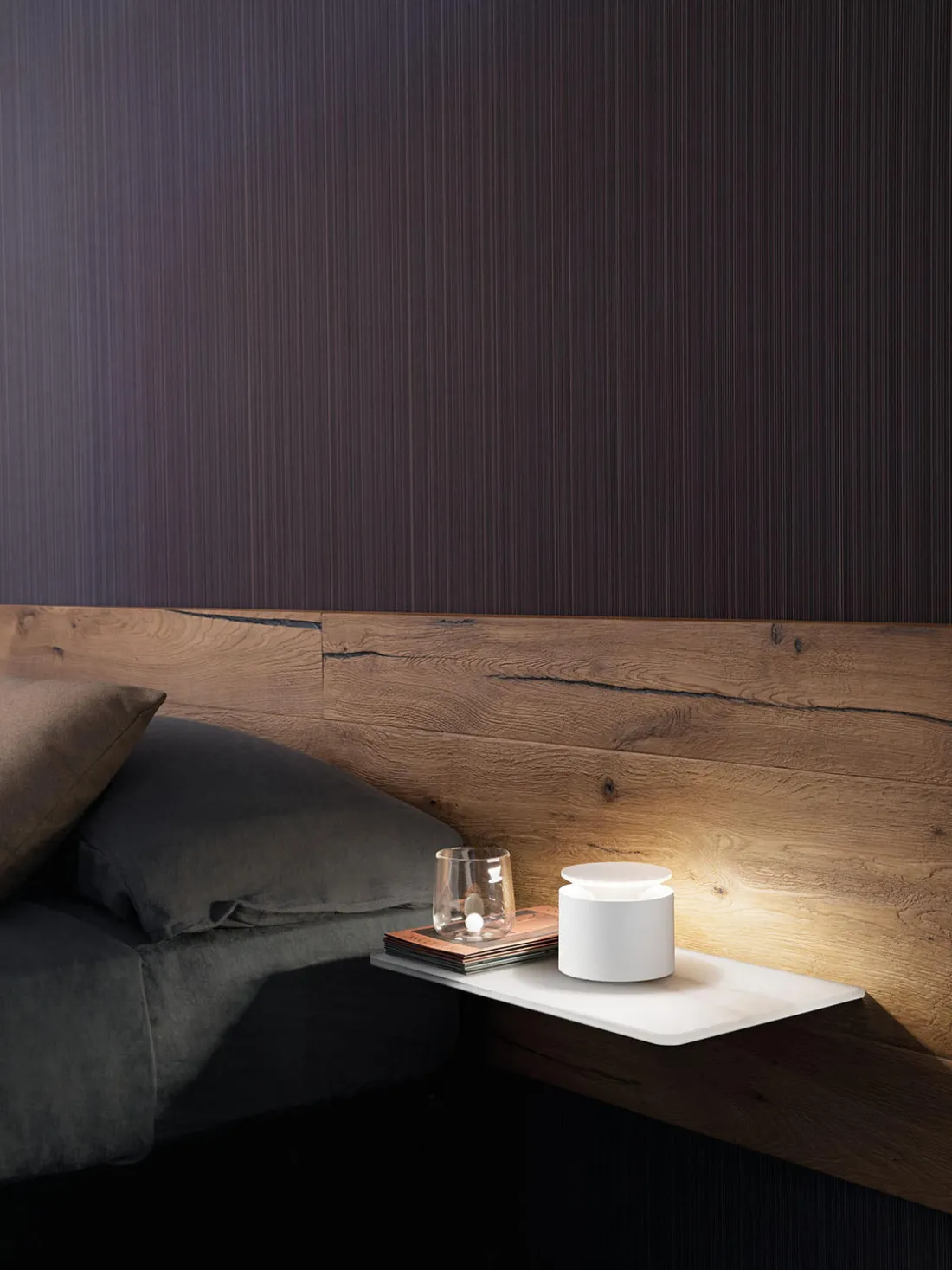 Lámpara de mesa pequeña LED regulable Push-up Pro, portátil