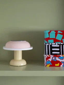 Lámpara de mesa pequeña LED regulable PL4, portátil