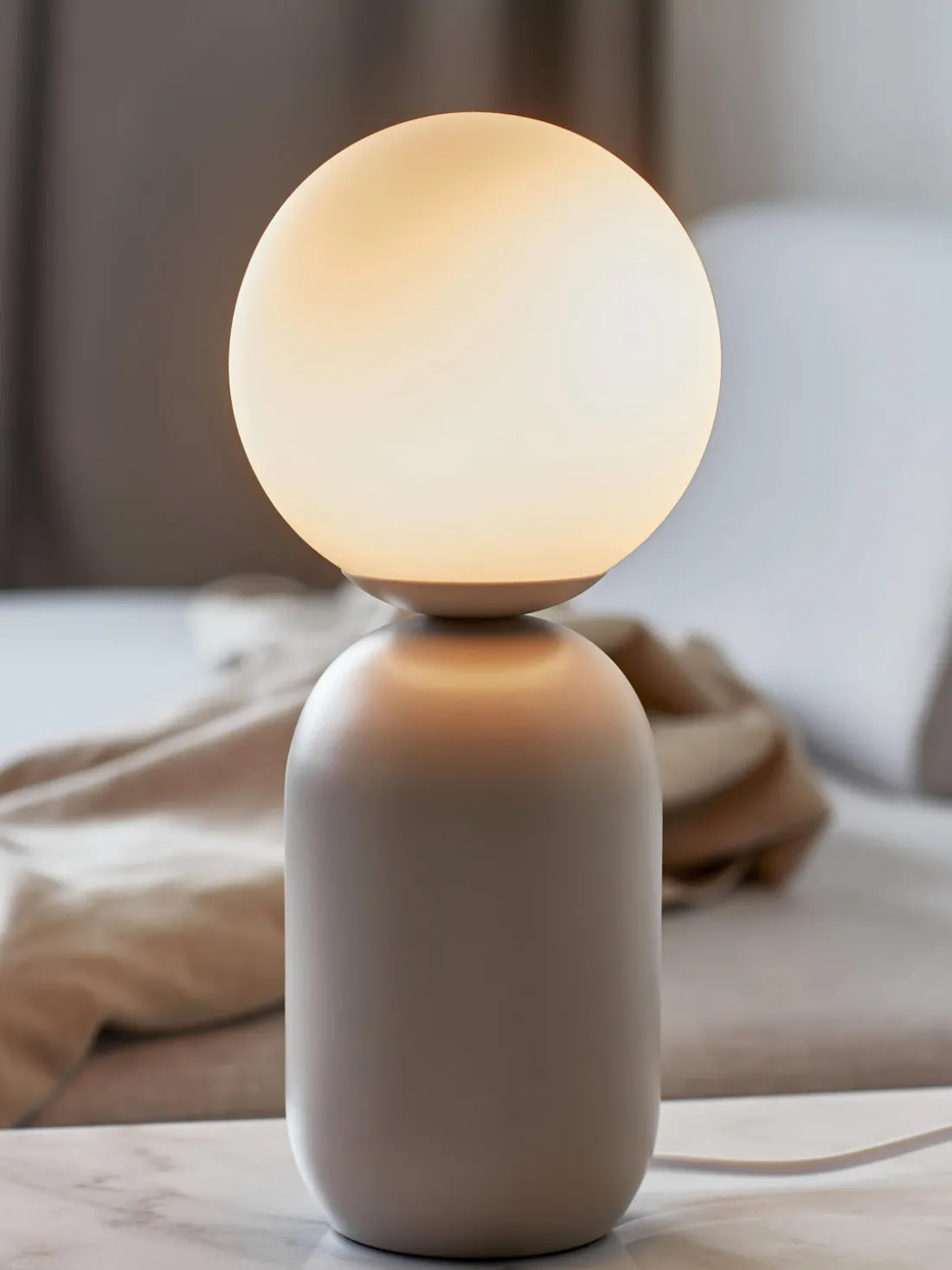 Lámpara de mesa pequeña Notti