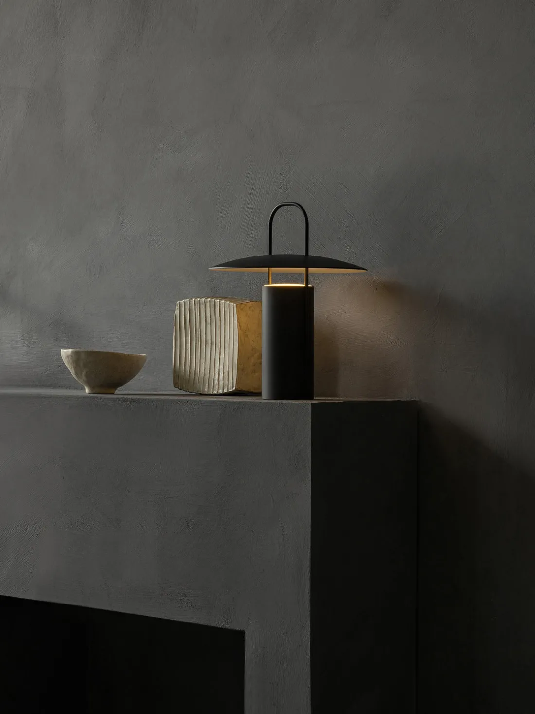 Lámpara de mesa regulable LED Ray, con puerto USB