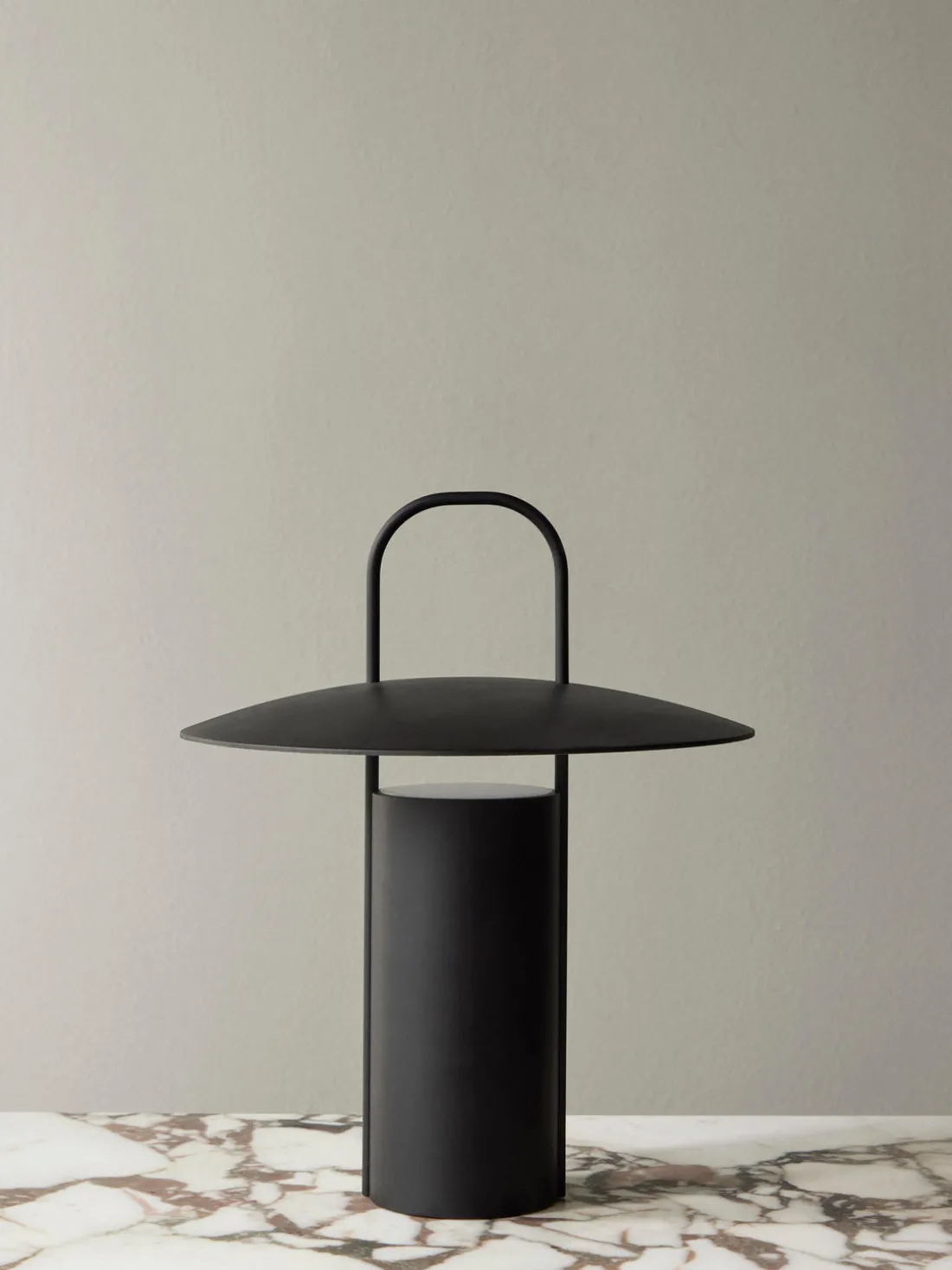 Lámpara de mesa regulable LED Ray, con puerto USB