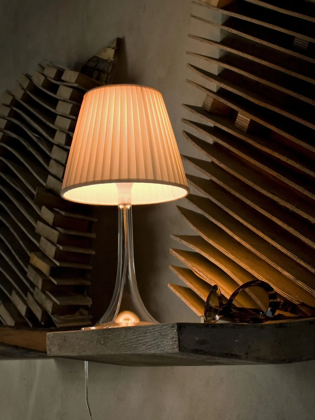 Lámpara de mesa regulable táctil Miss K