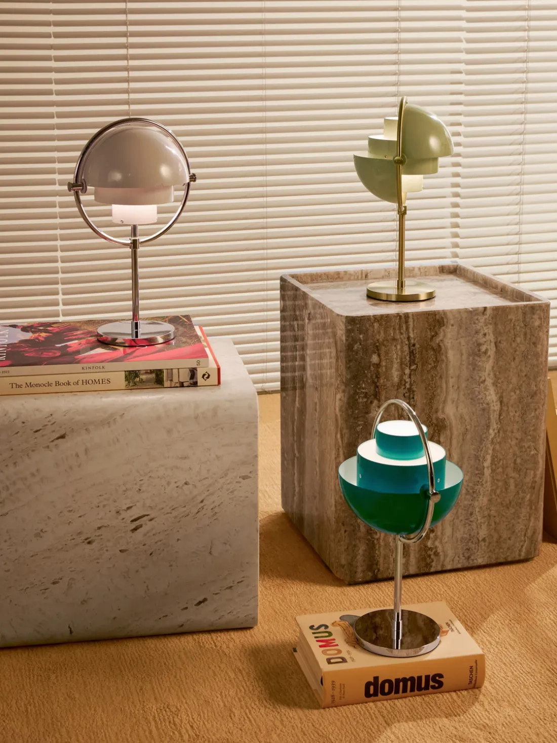 Lámpara de mesa regulable y ajustable Multi-Lite, portátil