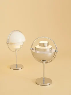 Lámpara de mesa regulable y ajustable Multi-Lite, portátil